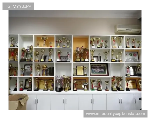 谌贻琴调研强调加快建设足球青训体系