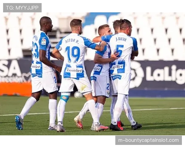 从垫底到安全：深度报道阿尔梅里亚奇迹保级路上的关键战役